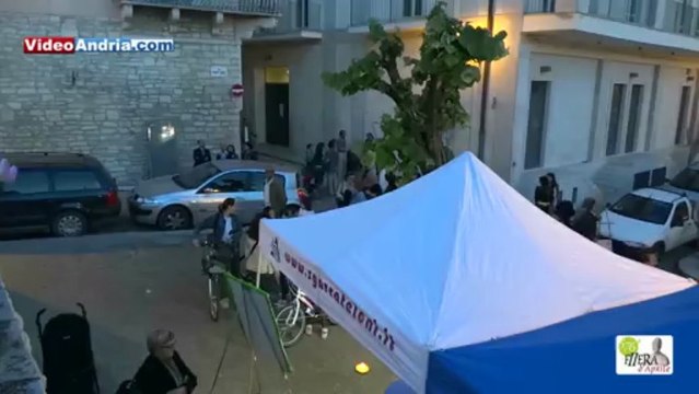 Laboratorio di lavorazione dell'argilla Fatta a mano in Piazza Toniolo ad Andria