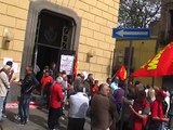 Pomigliano (NA) - Landini condanna la violenza davanti Palazzo Chigi -2- (29.04.13)