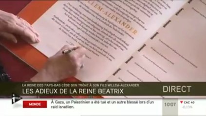 La reine Beatrix signe l'acte d'abdication, Willem-Alexander devient roi