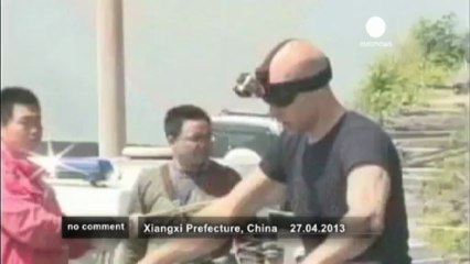 perilous aerial acrobatics in China - no comment