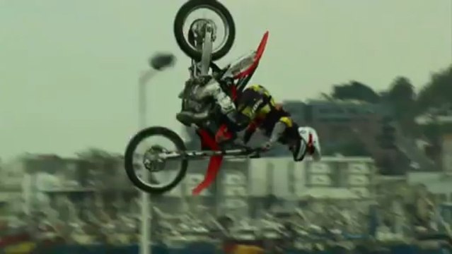 Saltos espectaculares en moto desde Chile