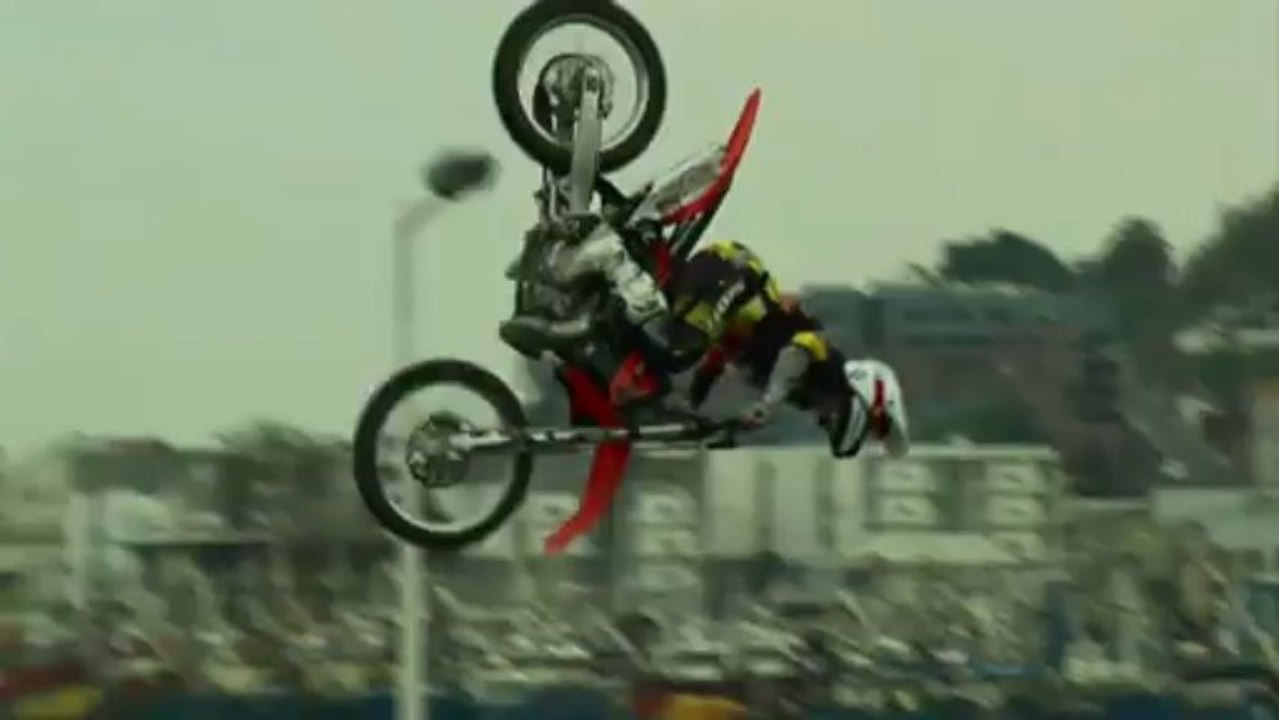 Saltos espectaculares en moto desde Chile