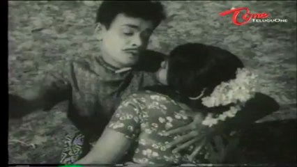 Vichitra Kutumbam Songs - Erra Erranidhana - Rajababu