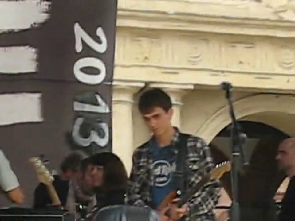 Piazza Maggiore, Bologna, concerto per Padre Marella : sunday bloody sunday, cover.U2