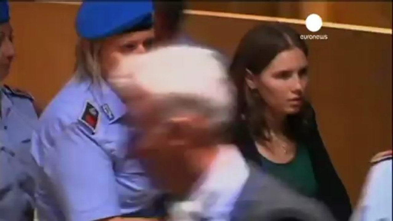 Amanda Knox ponders return to Italy for retrial