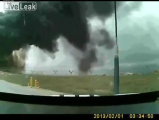 Flagrante: Vídeo registra queda de avião no Afeganistão