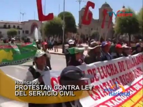 Trabajadores administrativos del Banco de la Nacion protestaron contra Ley del Servicio Civil