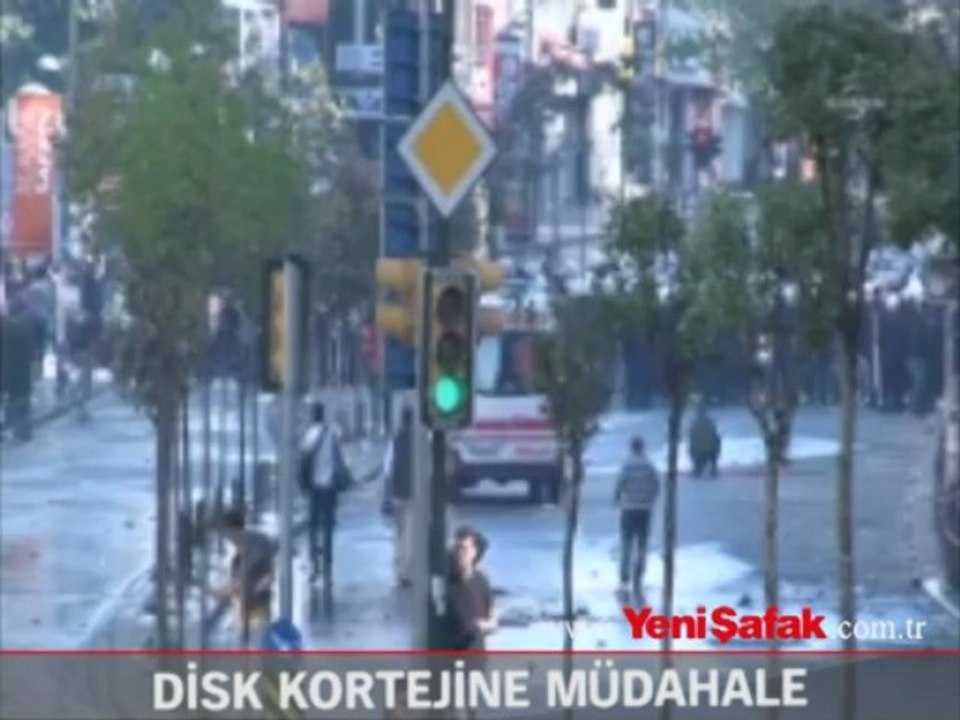 DİSK kortejine müdahale