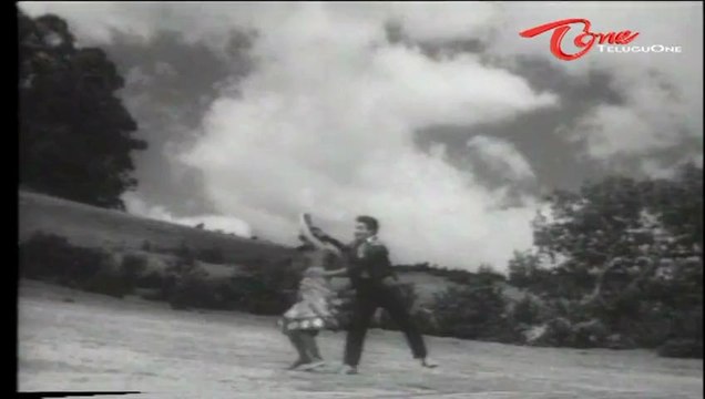 Vichitra Kutumbam Songs - Kaachuko Choosuko - Krishna - Vijaya Nirmala