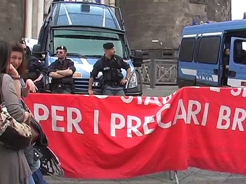Napoli - Protesta Bros, occupazione del Maschio Angioino -2- (30.04.13)