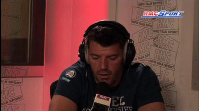 Luis Attaque / Luis salue l'entrée en jeu de Benzema - 01/05