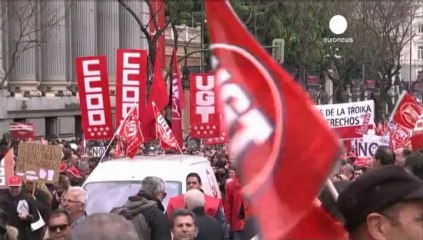 50 000 Espagnols dans les rues et contre l'austérité