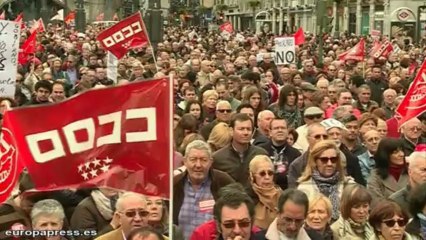 Miles de personas se manifiestan en el Día del Trabajo