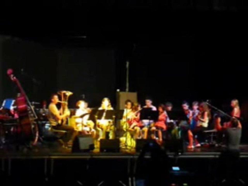 Il en faut peu pour être heureux orchestre Junior  Chabeuil