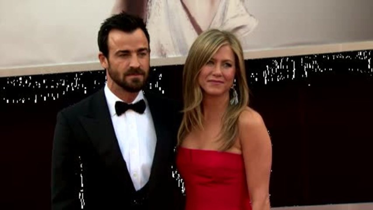 Jennifer Aniston Delaying Wedding Because of Brad Pitt?