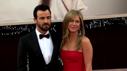 Jennifer Aniston Delaying Wedding Because of Brad Pitt?