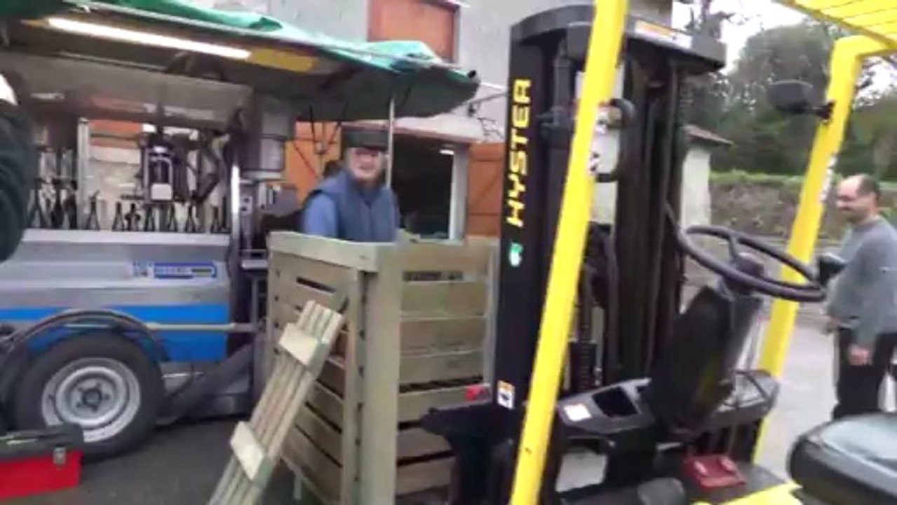 Mise en bouteilles des vins de Vic sur Seille