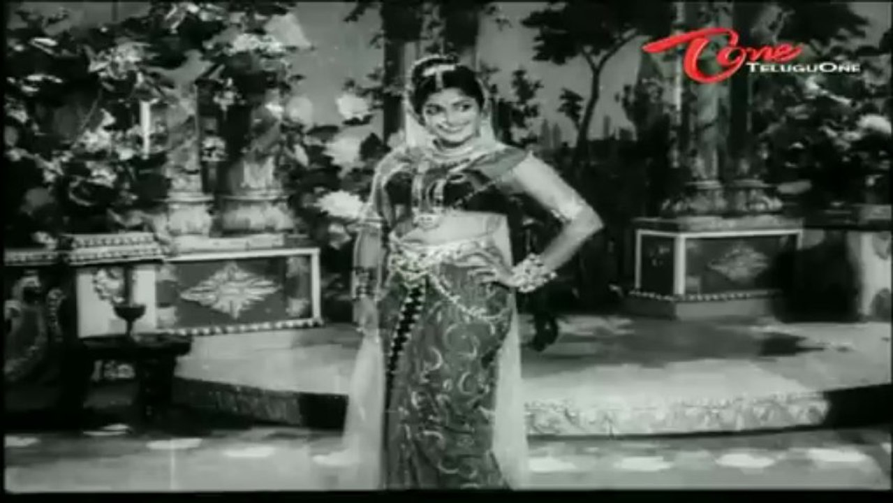Narthanasala Songs - Anna Illalu - NTR - Savithri