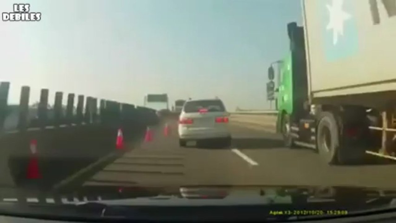 Coller le cul d'une voiture - Video