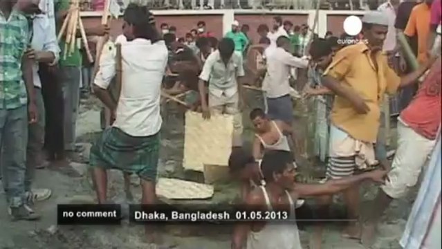 Le Bangladesh enterre ses morts après... - no comment