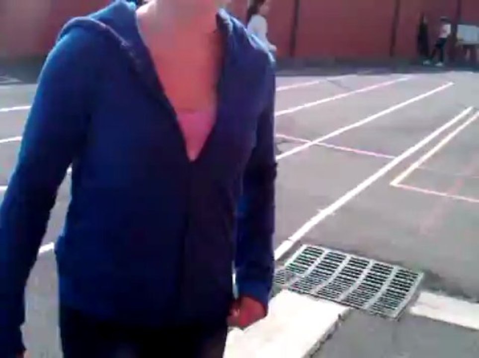 faites pas attention au bruit de fond