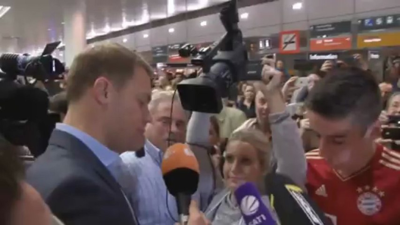 Willkommen dahoam! Final-Bayern in München empfangen