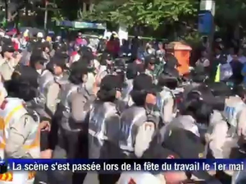 Insolite: la police indonésienne danse le Gangnam style