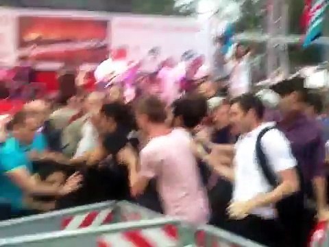 Napoli - Scontri al concerto del 1° maggio a Città della Scienza -3- (01.05.13)