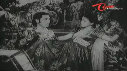 Hilarious Scene Between Relangi & His Girl friend