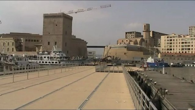 Passerelle Entre flammes et flots