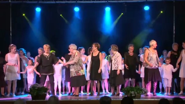 Spectacle seniors à la salle Paul Eluard