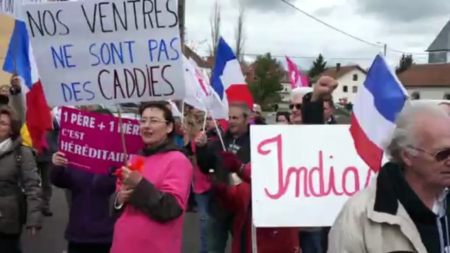 Manif des anti mariage pour tous lors de la viste de Hollande à Avoudrey (Doubs)