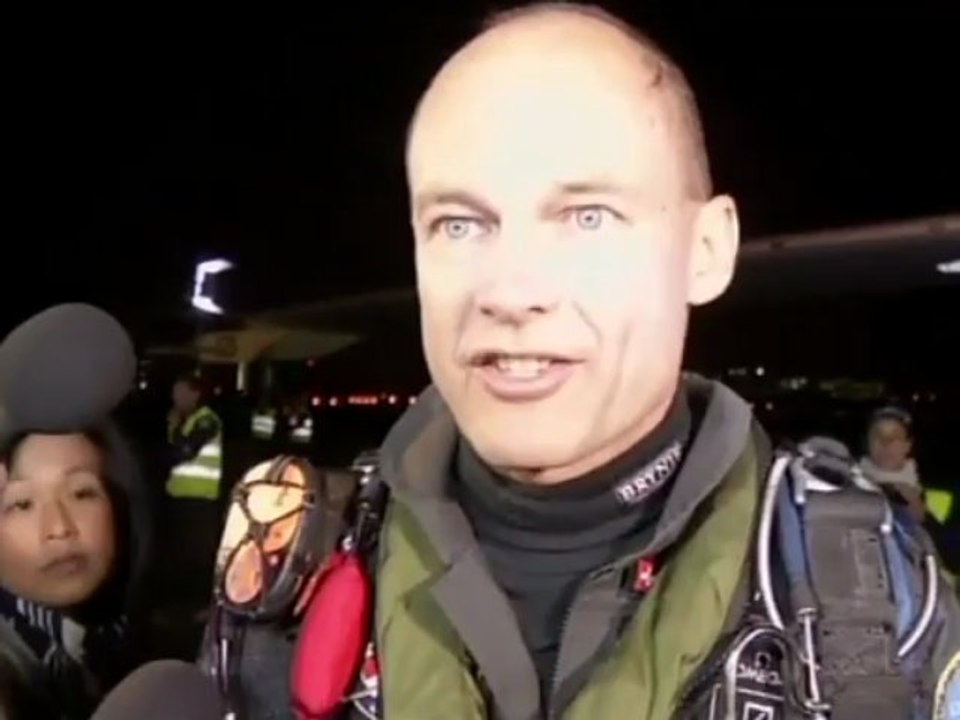 Avión solar "Solar Impulse" despega para iniciar su viaje a través de EEUU