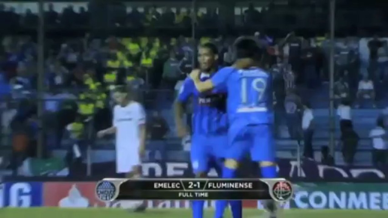 Copa Libertadores: Ronaldinho mit Köpfchen, Lucio sieht Gelb-Rot