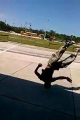 Salto vrillé sur la tête