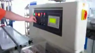 horizontal form fill and seal packaging machine