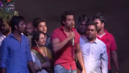 Hrithik Roshan breaks DAHI HANDI on Janmasthmi