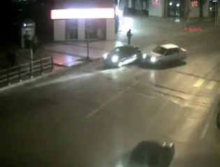 Kayseri'deki trafik kazaları MOBESE kamerasında