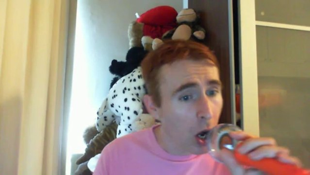 Wiwi égratigne le temps des roses de Stanislas Renoult