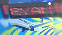 Britain tells Ryanair to cut its Aer Lingus stake