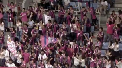 Ogihara meglio di Mark Lenders, gol da centrocampo!