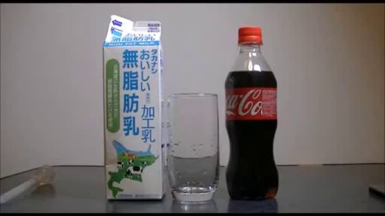 Mélanger du Lait et du Coca-Cola