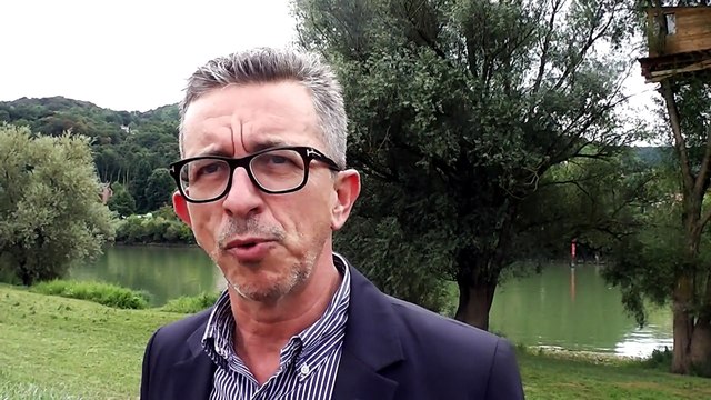 Les cabanes de bois de Tadashi Kawamata sur les rives de Saône