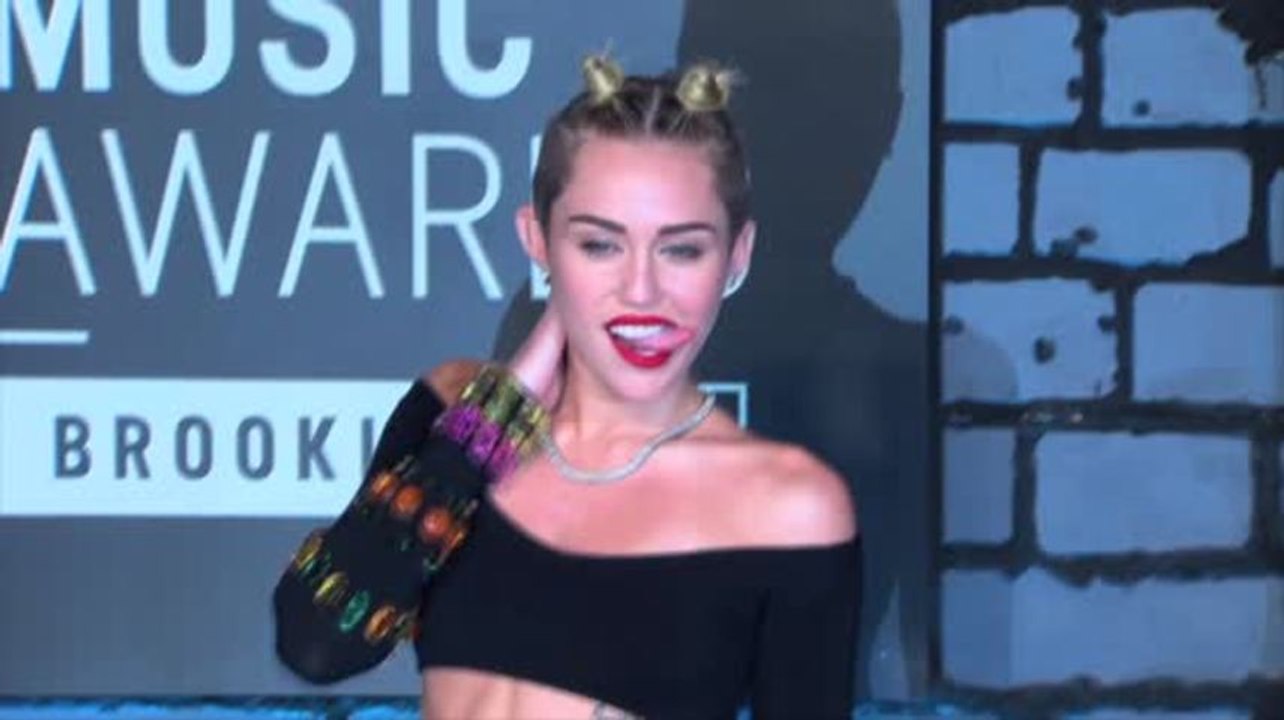 Miley Cyrus' beste Freundin verteidigt Auftritt