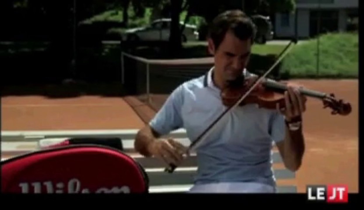Roger Federer se met au violon dans une pub ... Regardez !