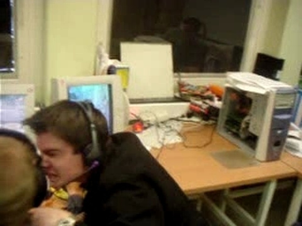 psycho counter strike fan  on de_dust2