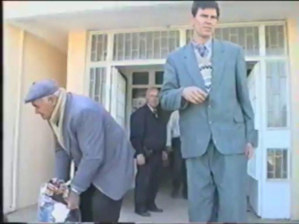 Kaymakamlıkta Fakirlere Giyim Dağıtımı Arşiv