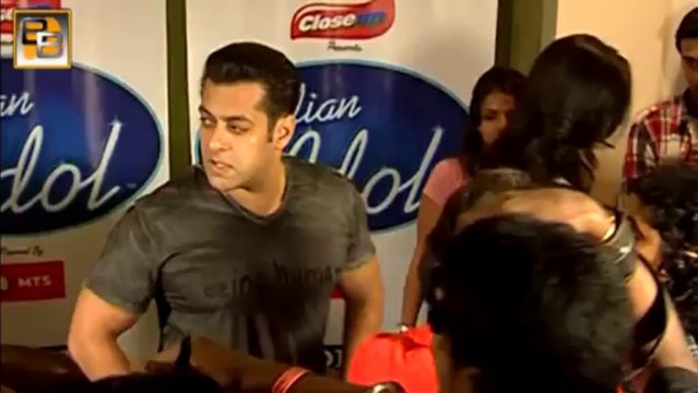 Salman Khan promotes Bigg Boss 7 on Jhalak Dikhla Jaa 6