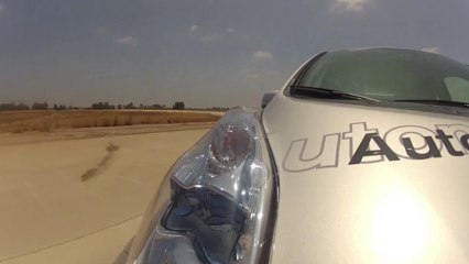 Nissan Autonomous Drive : sortie d'autoroute et arrêt au feu