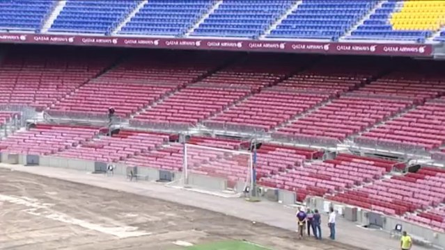 Barça levanta el césped del Camp Nou para instalar un sistema de calefacción